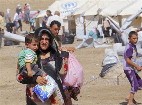 A River Of Refugees Flows Out Of Syria As Iraqi Kurdistan Opens Border The Independent The