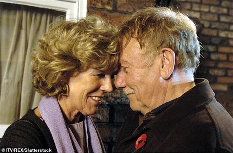 Coronation Streets Peter Armitage Dies Aged 78 Daily Mail Online