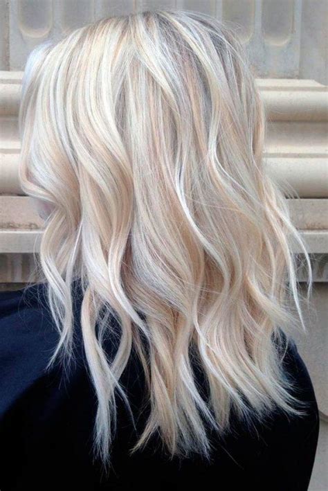 nuances de blond polaire repérées sur Pinterest Cheveux blonds mi