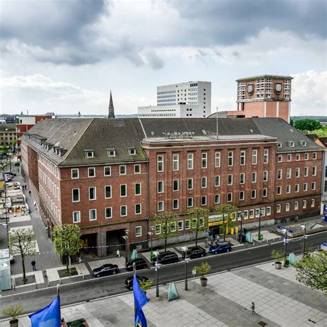 See the translation of hauses with audio pronunciation, conjugations, and related words. Haus des Wissens - Radio Bochum