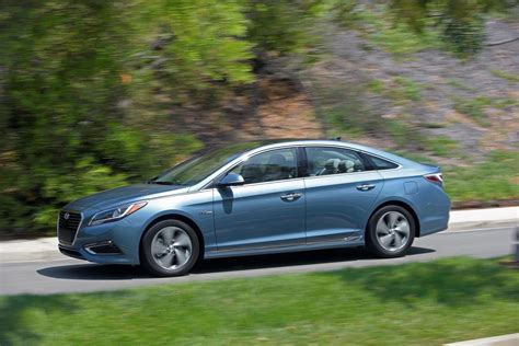 My only regret is that i wish i would have choosen the seaport mist color. 2017 Hyundai Sonata Plug-in Hybrid Offers 27-Mile EV Range ...