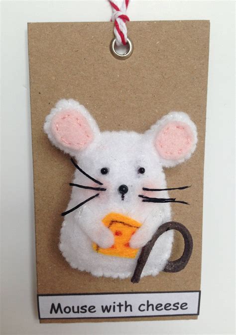 MOUSE FELT BROOCH Felt Mouse Mouse Brooch 'Mouse with | Etsy | Felt brooch, Felt mouse, Felt crafts