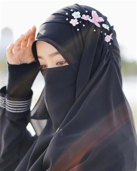 Gambar Mungkin Berisi Satu Orang Atau Lebih Muslim Fashion Muslim Women Fashion Muslim
