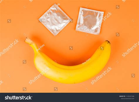 Condom Banana Safe Sex Sex Toy Foto De Stock Editar Ahora 1145201546