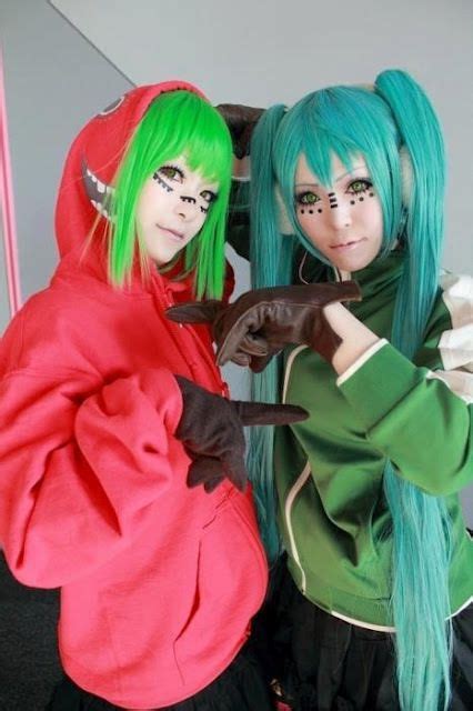 vocaloid cosplay gumi and miku matryoshka funny cosplay epic cosplay amazing cosplay cosplay