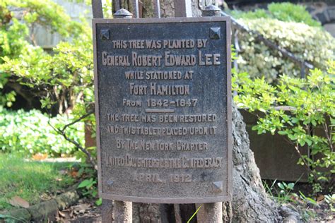 Robert E Lee Memorial Removed From Tree At Fort Hamilton