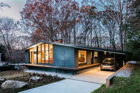 This Renovated Mid Century House Features A Stunning Exterior Mid