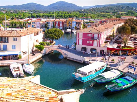 Die palmen am pool und die viel. Port Grimaud - An der Bucht von St. Tropez - provence-info.de
