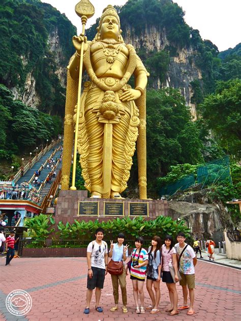 Whether you want to experience the city like a tourist or follow the locals, check out this great resource for your trip. TOMKUU: Day 11 - Batu caves, Petronas, Suria KLCC, Bukit ...