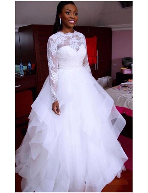 African 2017 Long Sleeve White Wedding Dress Lace Ruffles Tulle A Line