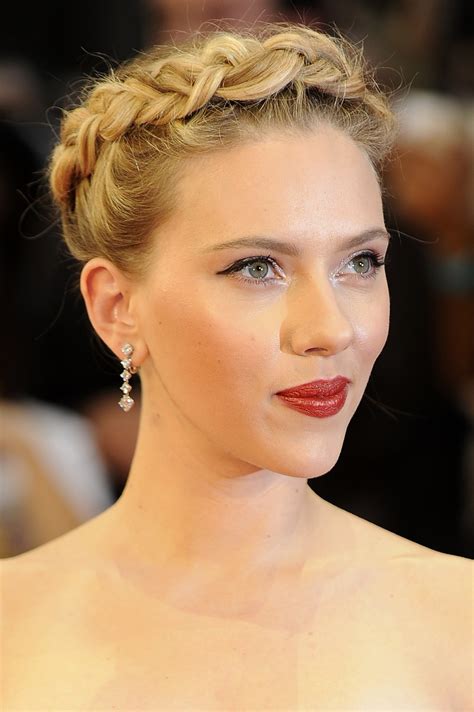 Scarlett Johansson Sizzles In European Avengers Premiere Red Carpet