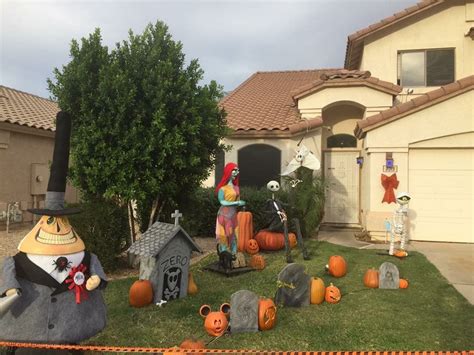 See more ideas about outdoor halloween, halloween outdoor decorations, halloween decorations. Nightmare Before Christmas Halloween yard display. All ...