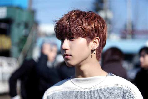 Jyp former trainee john said that jisung speak english very well and. Han (Stray Kids) age, wiki, girlfriend, Facts and more ...