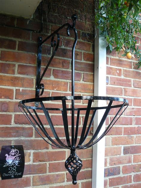 Hanging Basket And Bracket Wrought Iron Metal Flower Basket Wrought