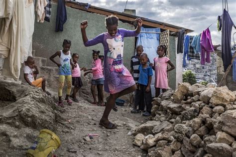 Eking Out A Living In Haiti S Colourful Slum City Bbc News