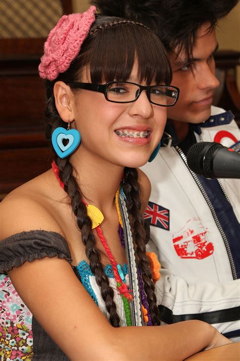 Danna paola está de regreso en méxico después de vivir varios meses en españa, para poder celebrar su cumpleaños número 26 en compañía de su familia. De "Patito" a "Lucrecia": el antes y después de Danna Paola