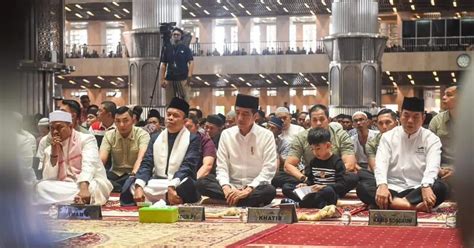 Presiden Ajak Cucu Salat Jumat Berjemaah Di Masjid Istiqlal Pkpberdikari