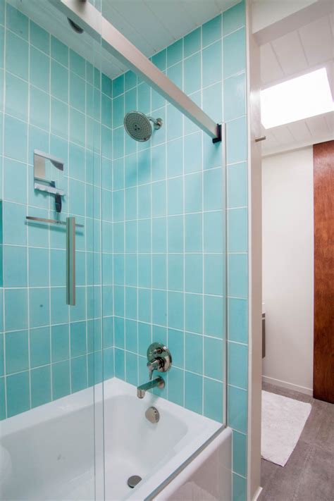 With 11 meshes plus a wall set we brought this modern bathroom for your sims. Mt. Ranier Eichler: 4x8 Aqua Bathroom | Fireclay Tile