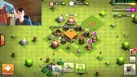 U mean to ask how to start playing clash of clans? first of all i would suggest you to carefully go through the tutorial of clan of clans once you download it from use these gems to buy a new builder from the shop. Clash of clans: Hoe start je met dit spel #2 - YouTube