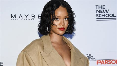 Rihanna Perfectly Hits Back At People Body Shaming Her For Gaining A