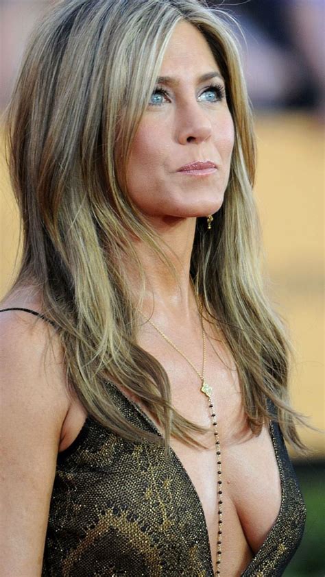 jen sweet and private homebody great smile kisses everywhere gtk jennifer aniston style