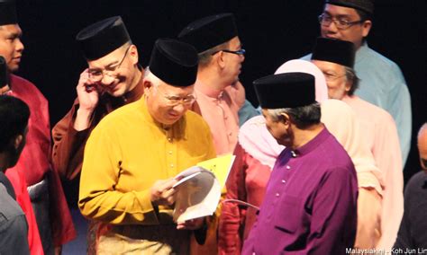 Asal usul bahasa melayu asal usul perkataan melayu masih belum dapat disahkan oleh sejarawan. Najib lancar buku 'Asal usul Melayu'