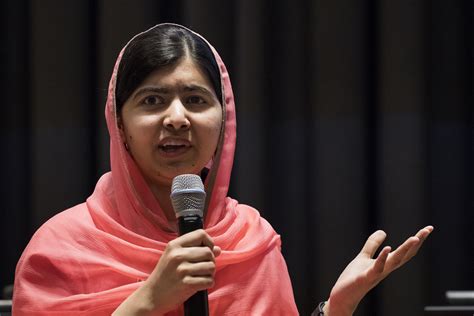 Malala yousafzai, often referred to mononymously as malala, is a pakistani activist for female education and the youngest nobel prize laurea. Malala Yousafzai virá ao Brasil falar sobre educação e ...