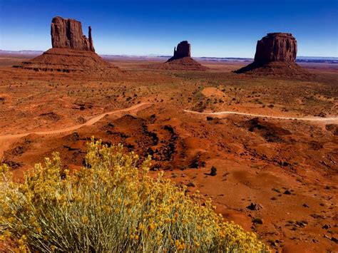 10 Photos To Inspire Your Monument Valley Road Trip Girl Who Travels