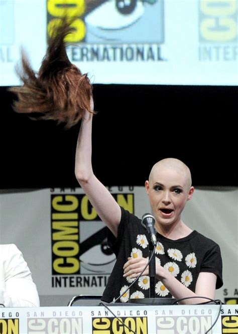 Karen Gillan Reveals Shaved Head At Guardians Of The Galaxy Comic Con Panel Metro News
