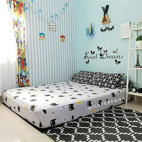 Warna cat kamar tidur juga mempengaruhi kualitas istirahat anda. Kamar Nuansa Hitam Putih Sederhana | Desain Kamar ...