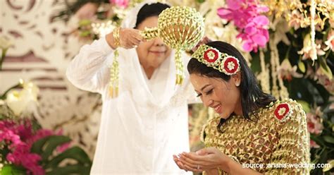 Mengenal Makna Upacara Siraman Pada Rangkaian Pernikahan Adat Jawa