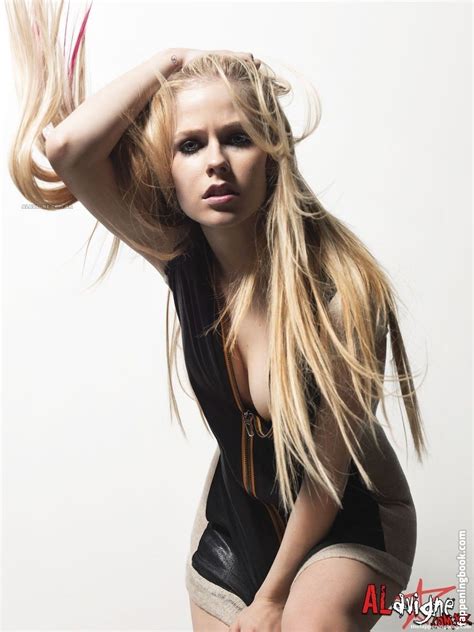 Avril Lavigne Nude Thegirlx