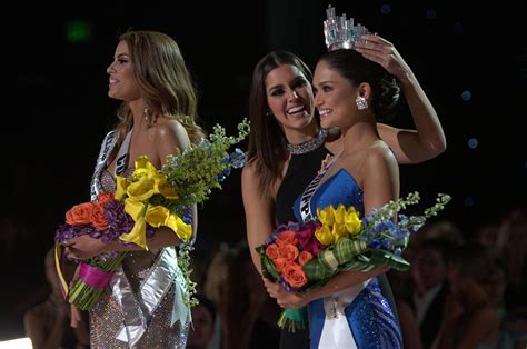 Miss Universe Mix Up As The Wrong Beauty Queen Gets Crown Pic