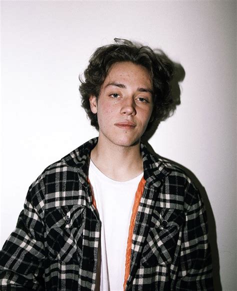 Pin By Lizzie Tomcho On Gorgeous Men Carl Gallagher Carl Shameless