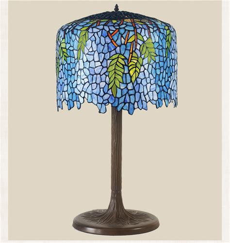 Fumat 18 Inches Tiffany Style Wisteria Love Table Lamp