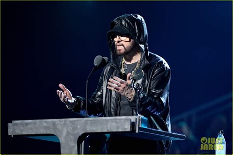 Eminem Thanks More Than 100 Artists In Rock And Roll Hall Of Fame