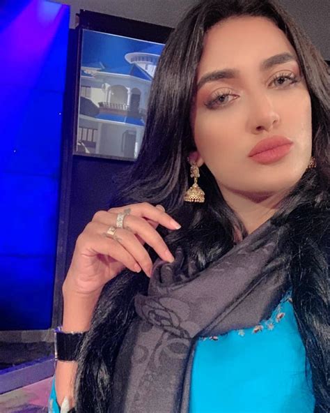 big boobs model and host mathira latest pictures mathira showoff her huge breasts and hips in
