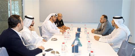 غرفة تجارة دبي تبحث مع مجموعة عمل أصحاب معارض السيارات المستعملة فرص
