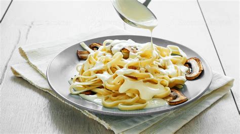 Tagliatelle Pasta with Mushrooms and creamy bechamel sauce - YouTube
