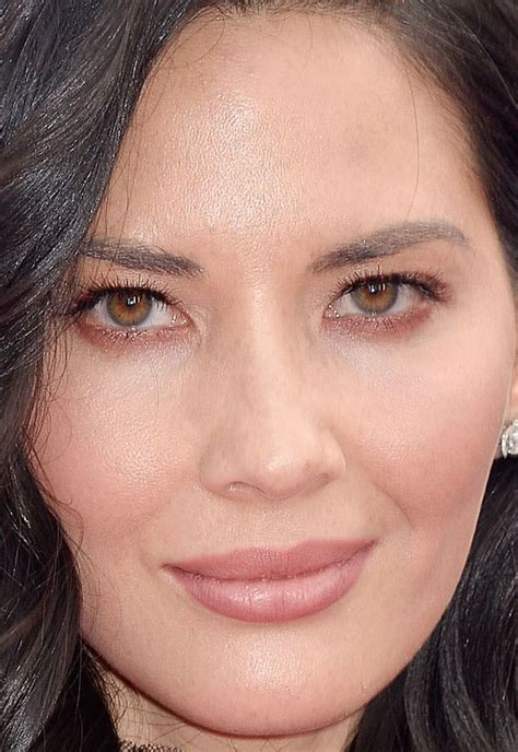 Close Up Of Olivia Munn At The Billboard Awards Celebrity Makeup Looks Celebrity Skin