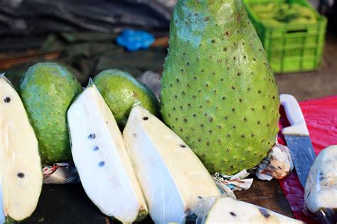 Remember that we also have unusual fruits and veggies at farmers' markets, and in food stores that appeal to gourmets, challenging you to be the first in your dinner club to break out a botanical product that no one else has ever heard of. Mexican Fruits & Vegetables You've Probably Never Heard Of