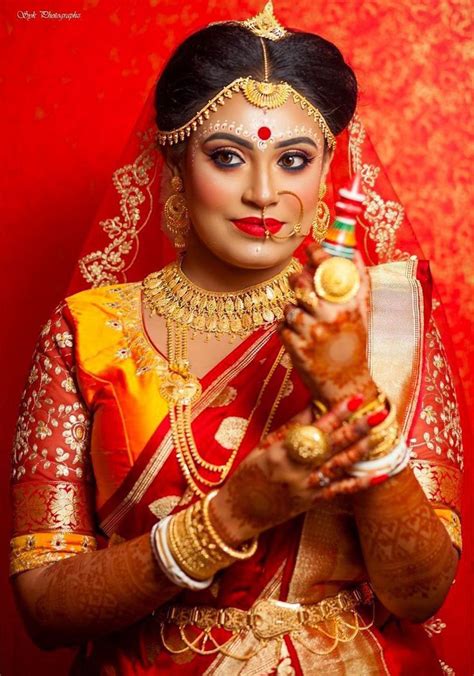 Green squre, green road, dhanmondi, dhaka turmeric paste, chocolates and another gifts in this picture turmeric on the body, turmeric ceremony or gaye holud (bengali: Pin by Preksha Pujara on LEWK Bridal MAKEUP | Bengali bridal makeup, Bengali bride, Bengali wedding