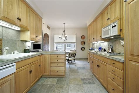 Light cherry cabinets with white island | north andover. 43 "New and Spacious" Light Wood Custom Kitchen Designs