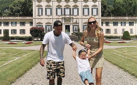 One of today's most recognizable entrepreneurs and international influencers, paris hilton is a pioneer in reality television and an innovator in social media and celebrity branding. Chiara Ferragni e Fedez, qual è il costo della vacanza sul ...