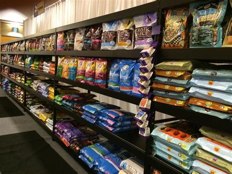 Wide Span Shelving For All Your Dog And Cat Food Pet Food Store Dog
