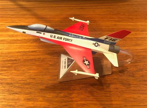 Us Air Force F 16 Air Combat Fighter Contractor Desk Model At 1stdibs