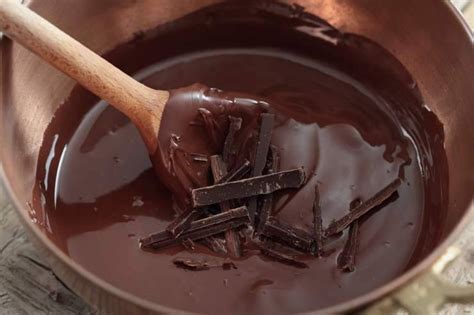 Torta cremosa al cioccolato fondente ricetta preparazione