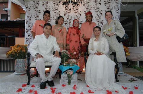 Dieyan quanta recommends klinik idzham, tmn kosas, ampang. Gr8licious: Wedding/Engagement/Photoshoot dress