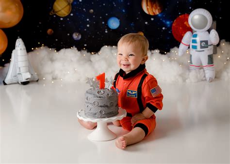 Space Themed One Year Cake Smash In Powell Ohio