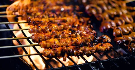 Pemanggangan adalah proses memasak bahan makanan dengan menggunakan panas api yang tinggi dan langsung. Ragam Alat Pemanggang Daging Wajib Tahu | Endeus.TV